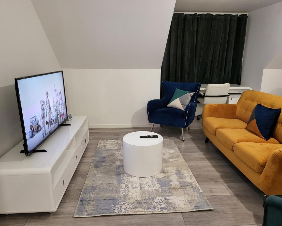 Garland Modern 2 Bedroom Apartment With Parking London Plumstead  Exterior foto