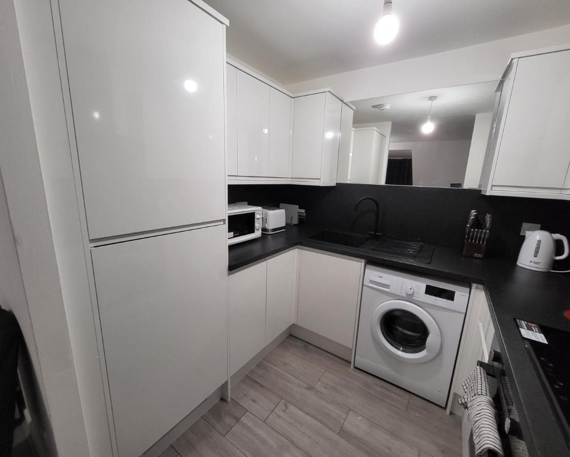 Garland Modern 2 Bedroom Apartment With Parking London Plumstead  Exterior foto