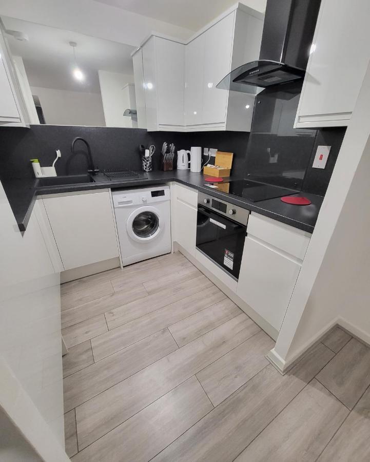 Garland Modern 2 Bedroom Apartment With Parking London Plumstead  Exterior foto