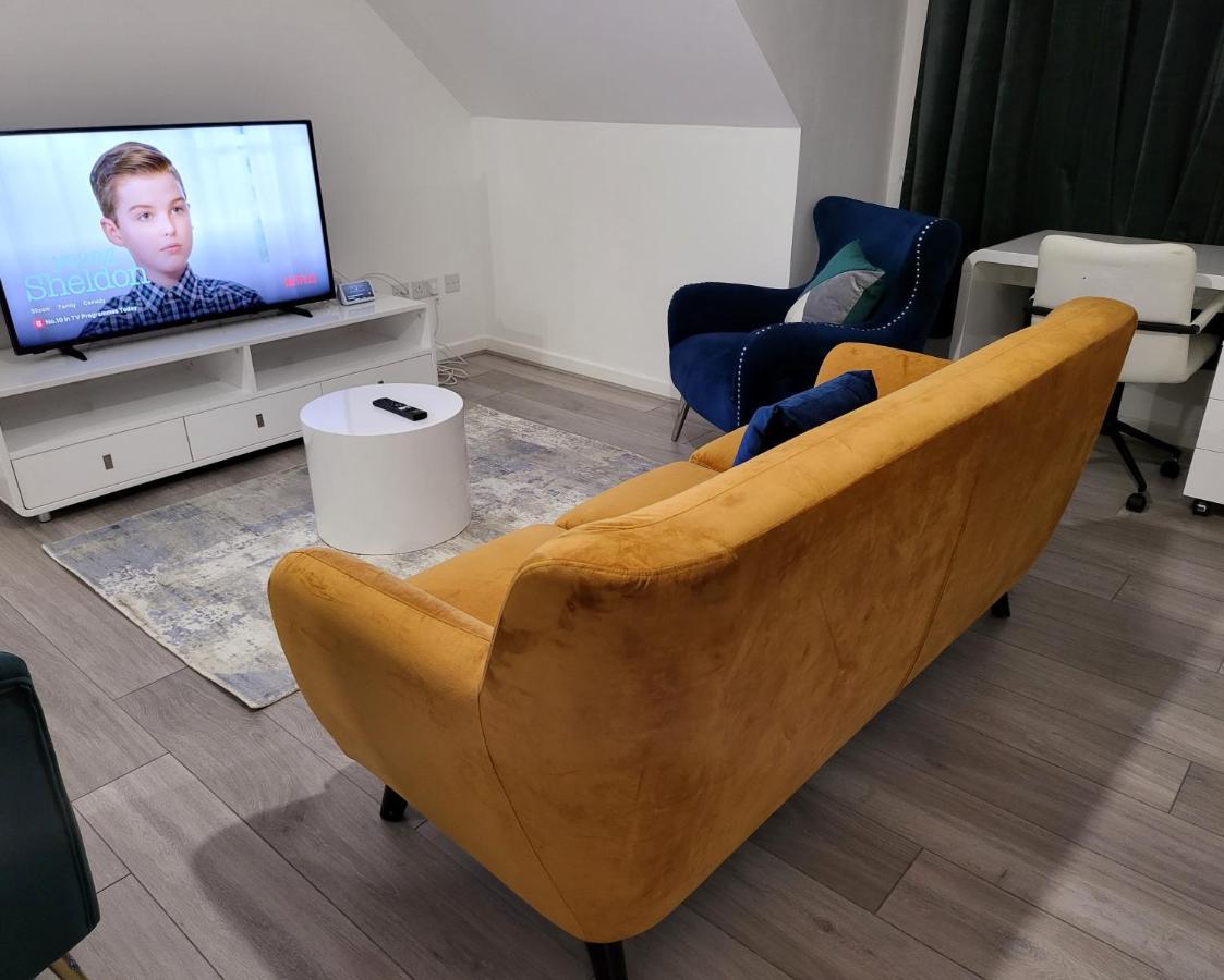 Garland Modern 2 Bedroom Apartment With Parking London Plumstead  Exterior foto