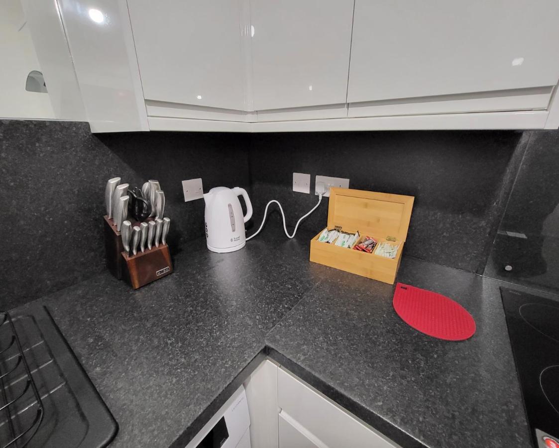 Garland Modern 2 Bedroom Apartment With Parking London Plumstead  Exterior foto