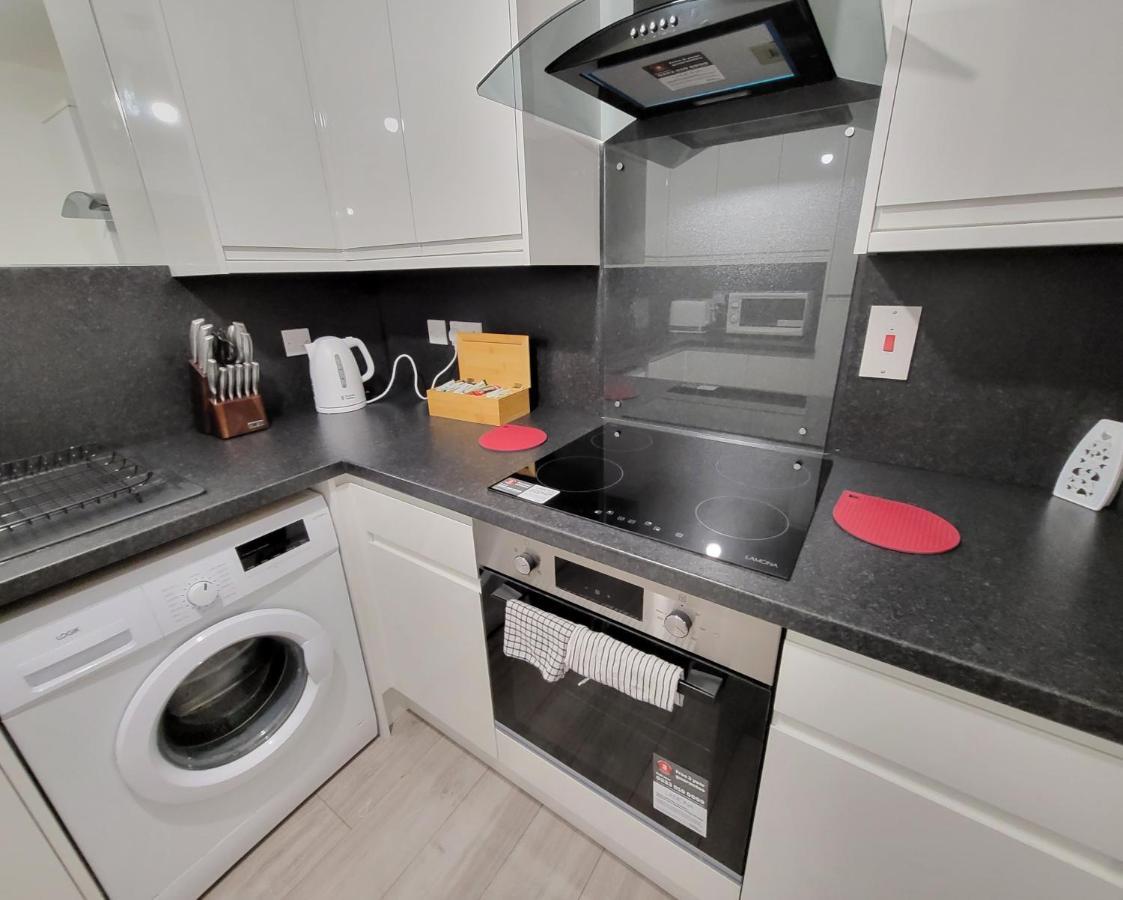Garland Modern 2 Bedroom Apartment With Parking London Plumstead  Exterior foto